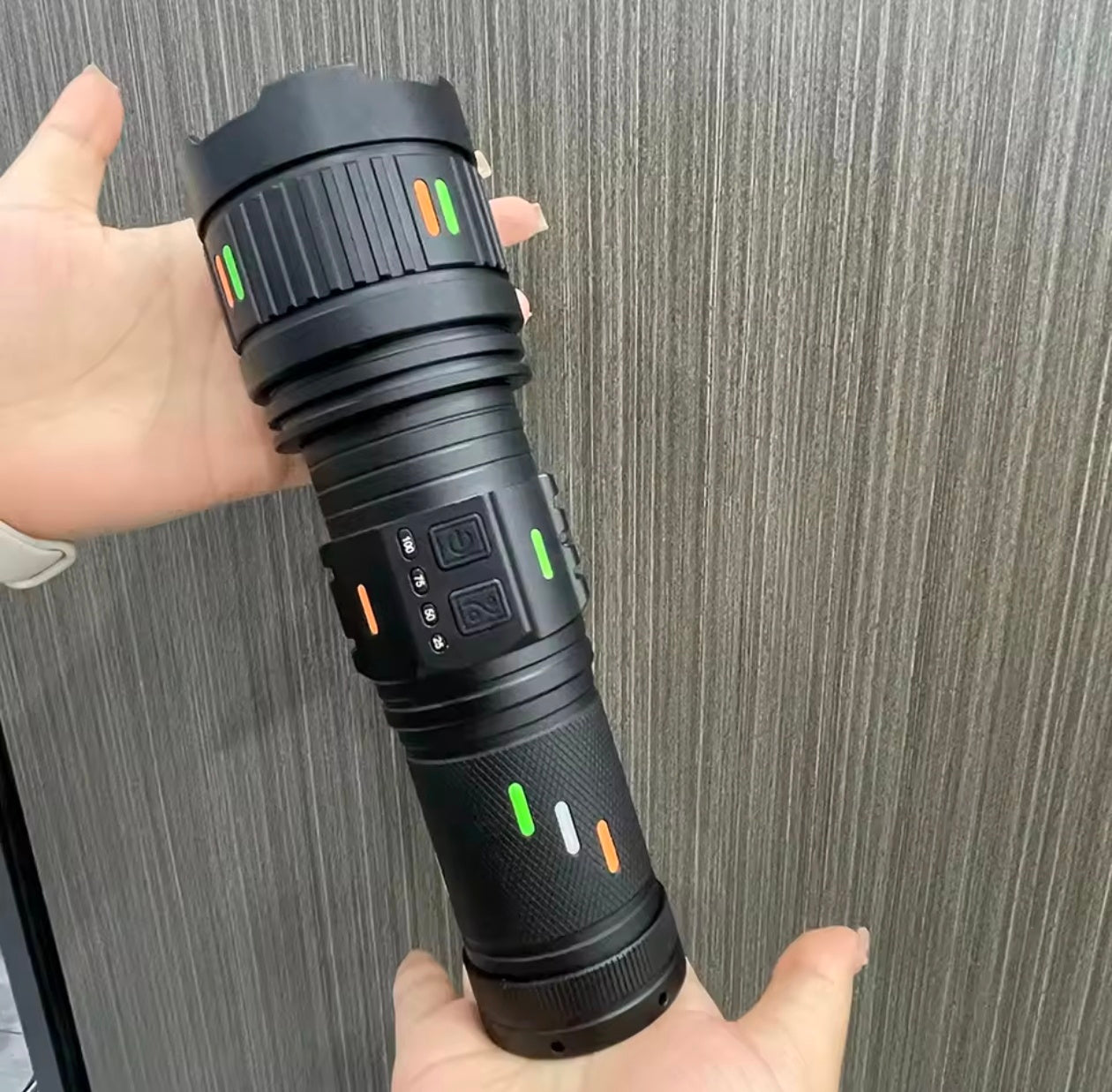 𝐏𝐨𝐰𝐞𝐫𝐟𝐮𝐥 𝟏𝟎𝟎𝐖 𝐅𝐥𝐚𝐬𝐡𝐥𝐢𝐠𝐡𝐭 𝐏𝐨𝐫𝐭𝐚𝐛𝐥𝐞 𝐓𝐨𝐫𝐜𝐡 𝐎𝐮𝐭𝐝𝐨𝐨𝐫 𝐋𝐨𝐧𝐠 𝐃𝐢𝐬𝐭𝐚𝐧𝐜𝐞(𝟗𝟖𝟎𝟎𝟎𝐋𝐌 𝟏𝟎𝟎𝟎𝟎𝐌𝐀𝐇 )